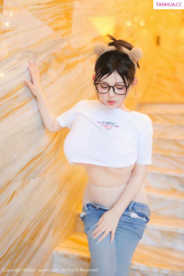 娜娜子呀  [XiuRen]高清写真图 2024.07.05 No.8809 娜娜子yy 翘臀美腿第26张图片